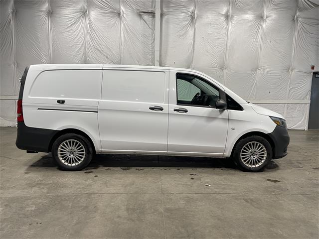 2016 Mercedes-Benz Metris RWD
