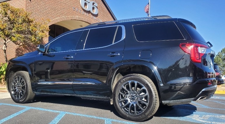 2023 GMC ACADIA DENALI SE