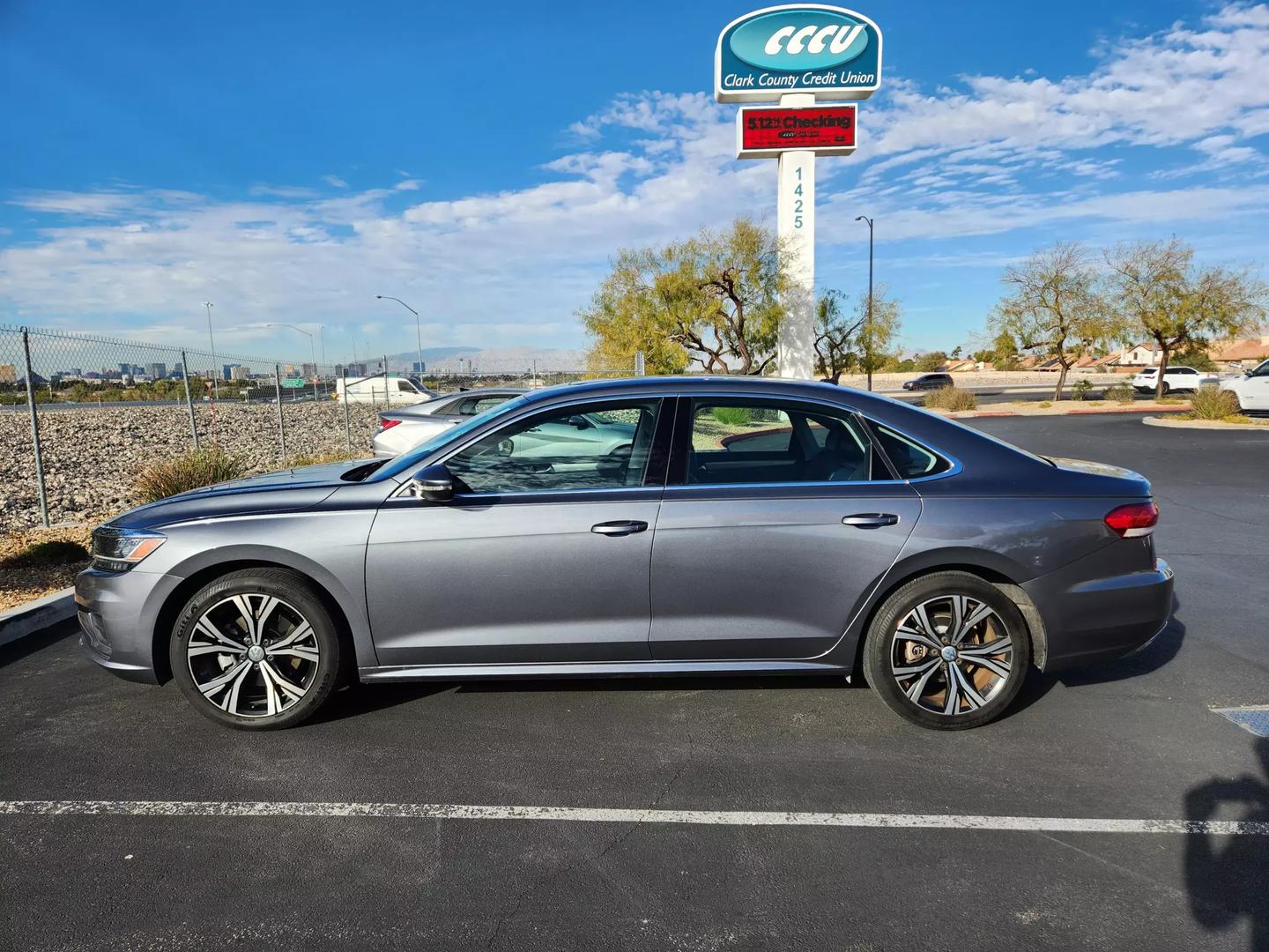 2022 VOLKSWAGEN PASSAT