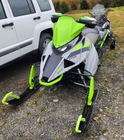 2018 Arctic Cat ZR 8000