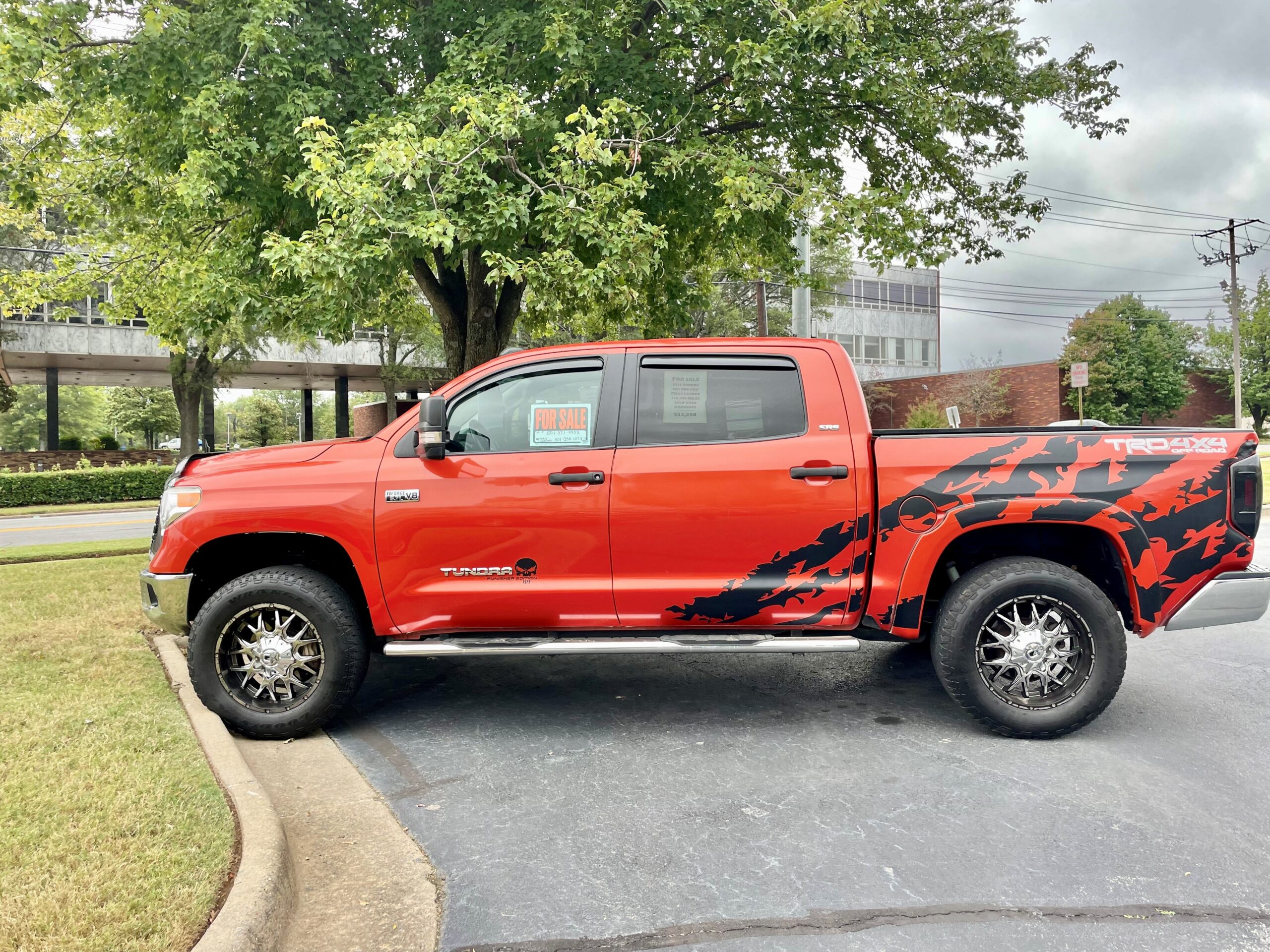 2016 TOYOTA TUNDRA CREW MAX 4 X 4 TRD OFF ROAD PUNISHER EDITION