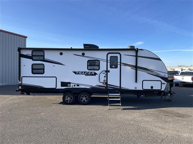 2022 Catalina Tracer Ultra-Lite 24DBS