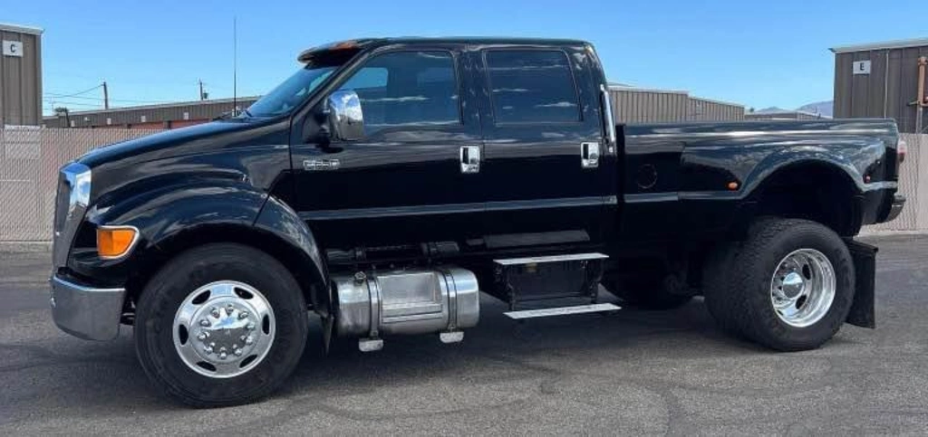 2005 FORD F-650 SUPER CREWZER