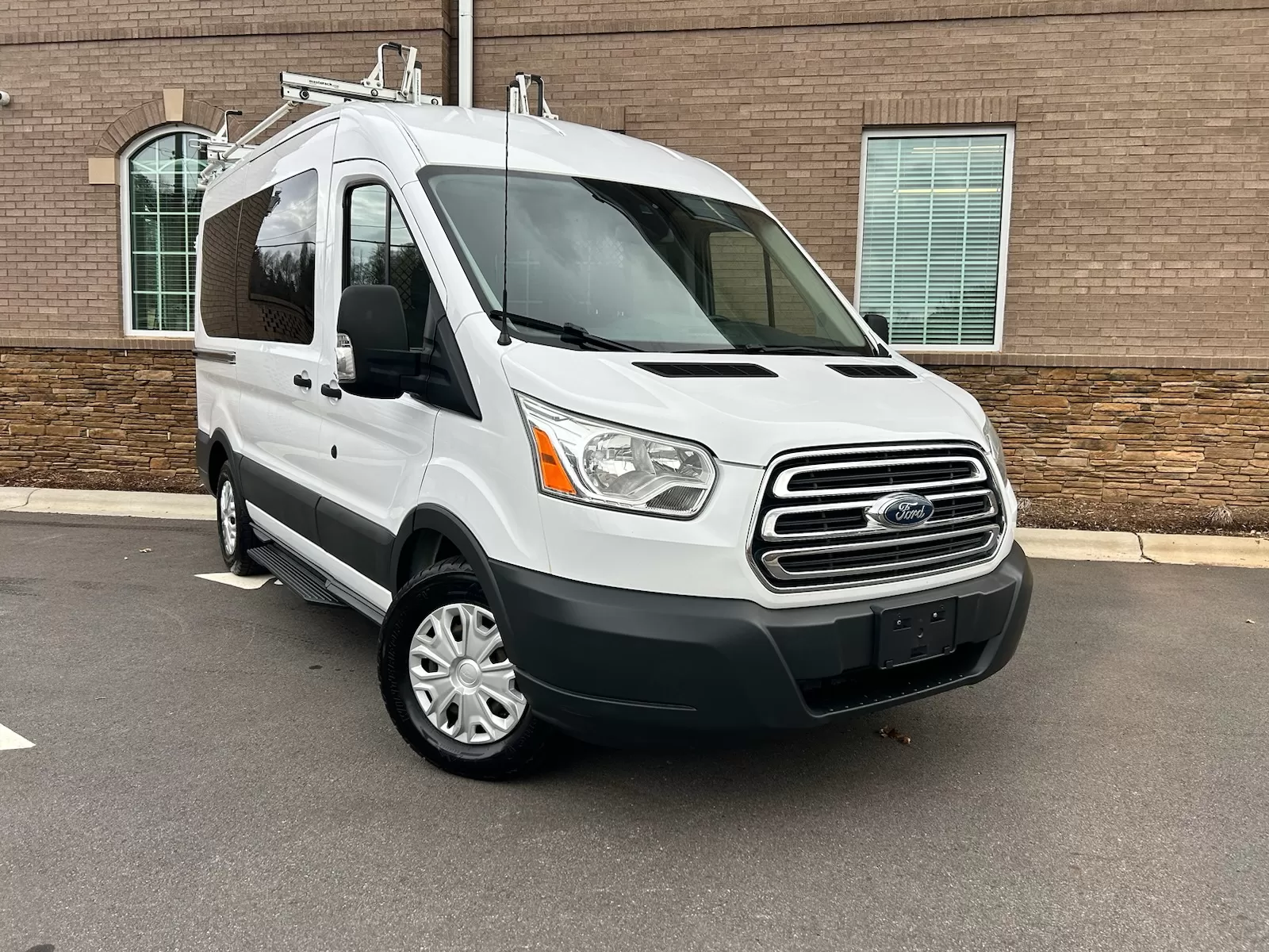 2015 Ford Transit Van T150 XLT