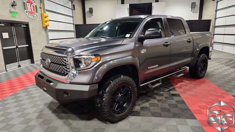2018 Toyota Tundra SR5