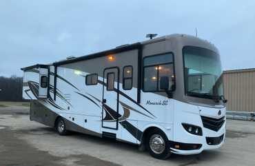 2014 Monaco Monarch SE 32WBD Motorhome