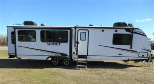 2023 Keystone Sunset Trail Super Lite 330SI