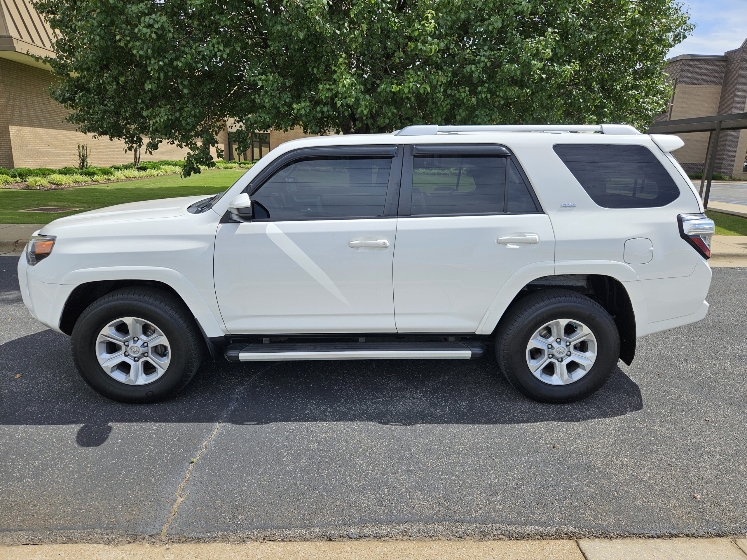 2016 Toyota 4Runner SR5 4WD - Repo Finder