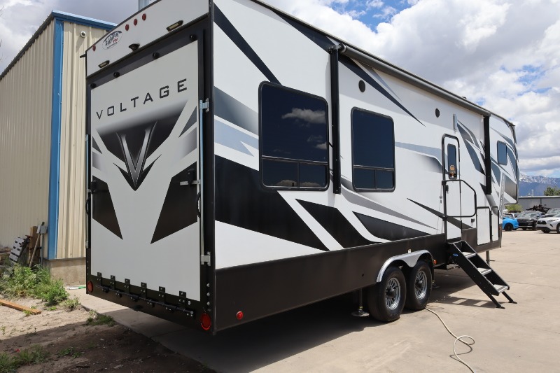 2020 KEYSTONE VOLTAGE TRITON TOY HAULER (M-3001-34″)