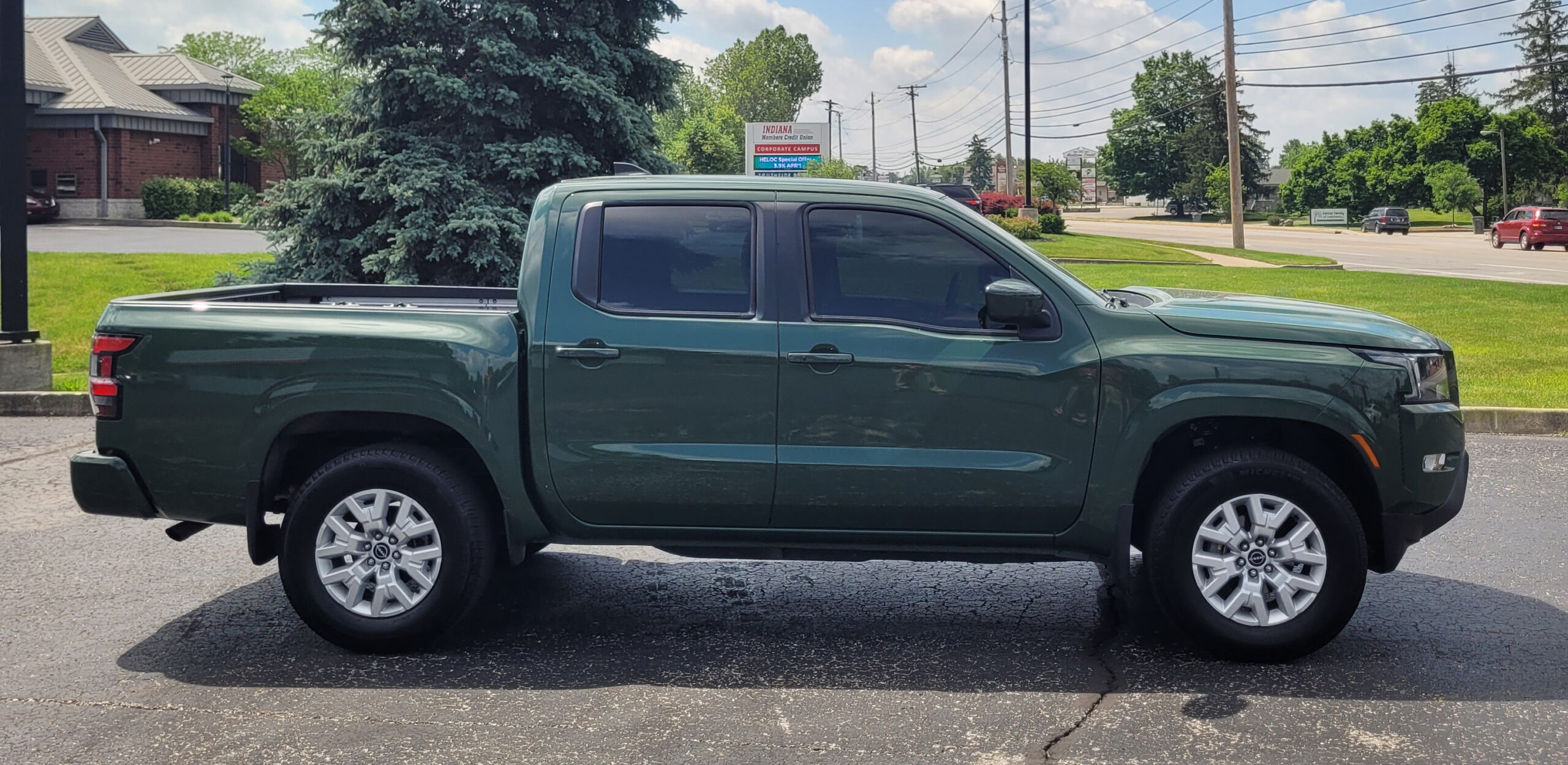 2022 Nissan Frontier SV Crew Cab 4×4