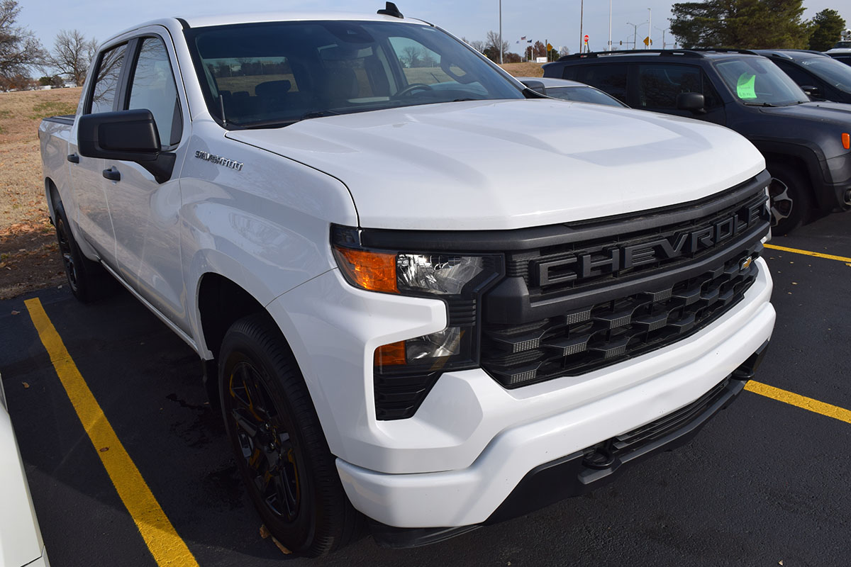 2022 chevrolet silverado 1500 repo finder