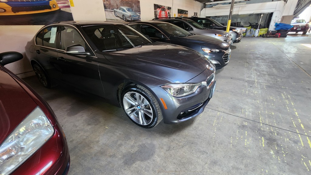 2018 BMW 3-Series 330i xDrive