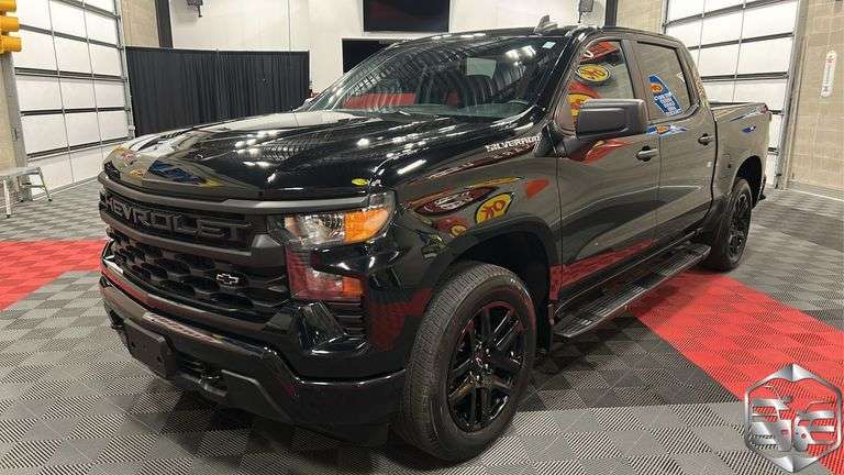 2022 Chevrolet Silverado Custom