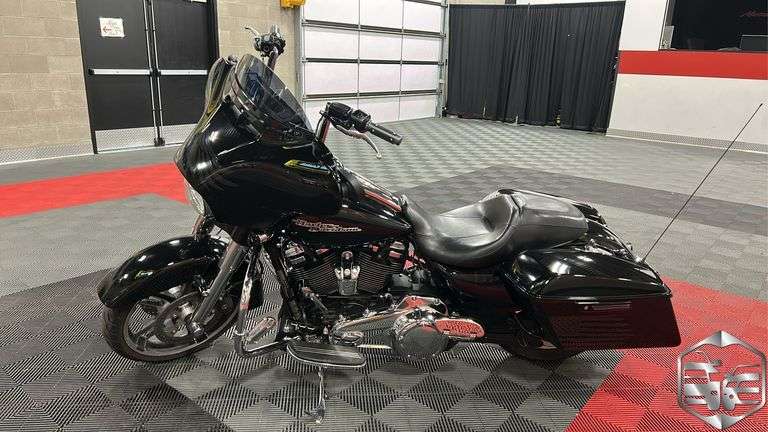 2017 Harley-Davidson Street Glide Special FLHXS