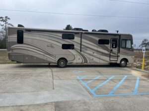2015 Bounder Classic Series-M 36H Ford 6.8 Liter