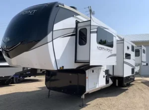 Bank Repossessed 5th wheel trailer RV for sale
