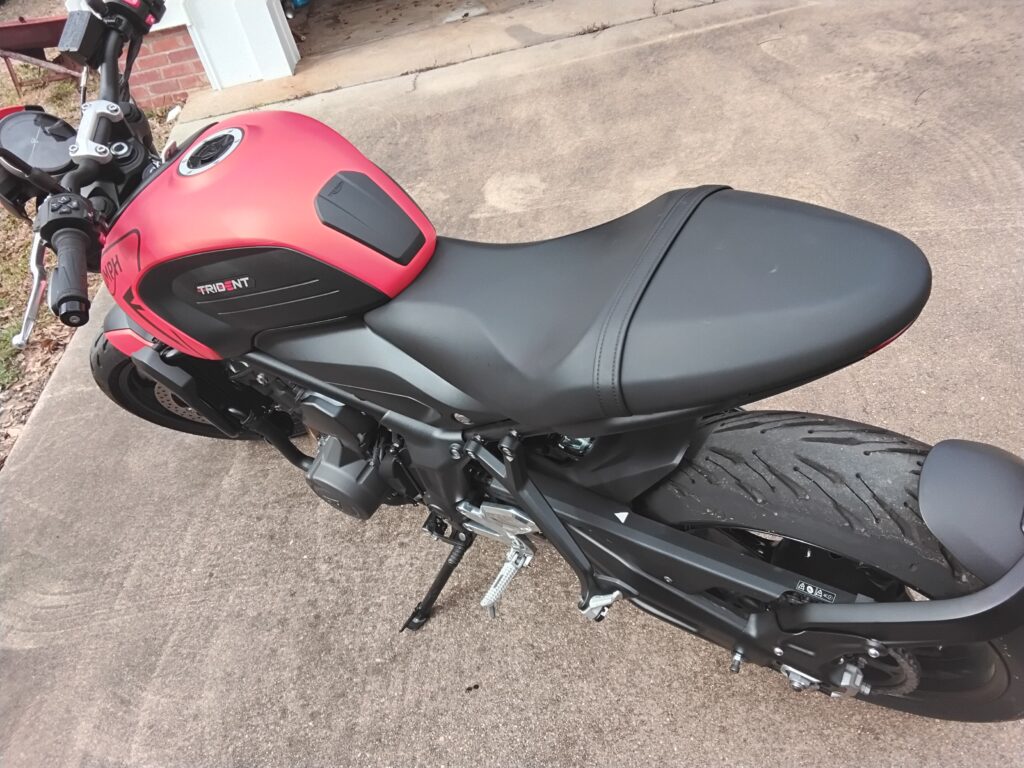 2023 TRIUMPH TRIDENT (TWO-TONE)