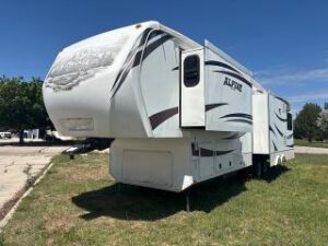 Bank owned 5th wheel trailer for sale