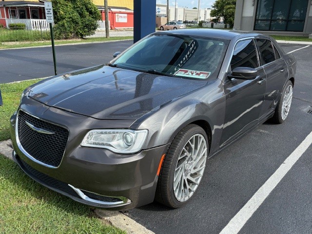 2019 CHRYSLER 300