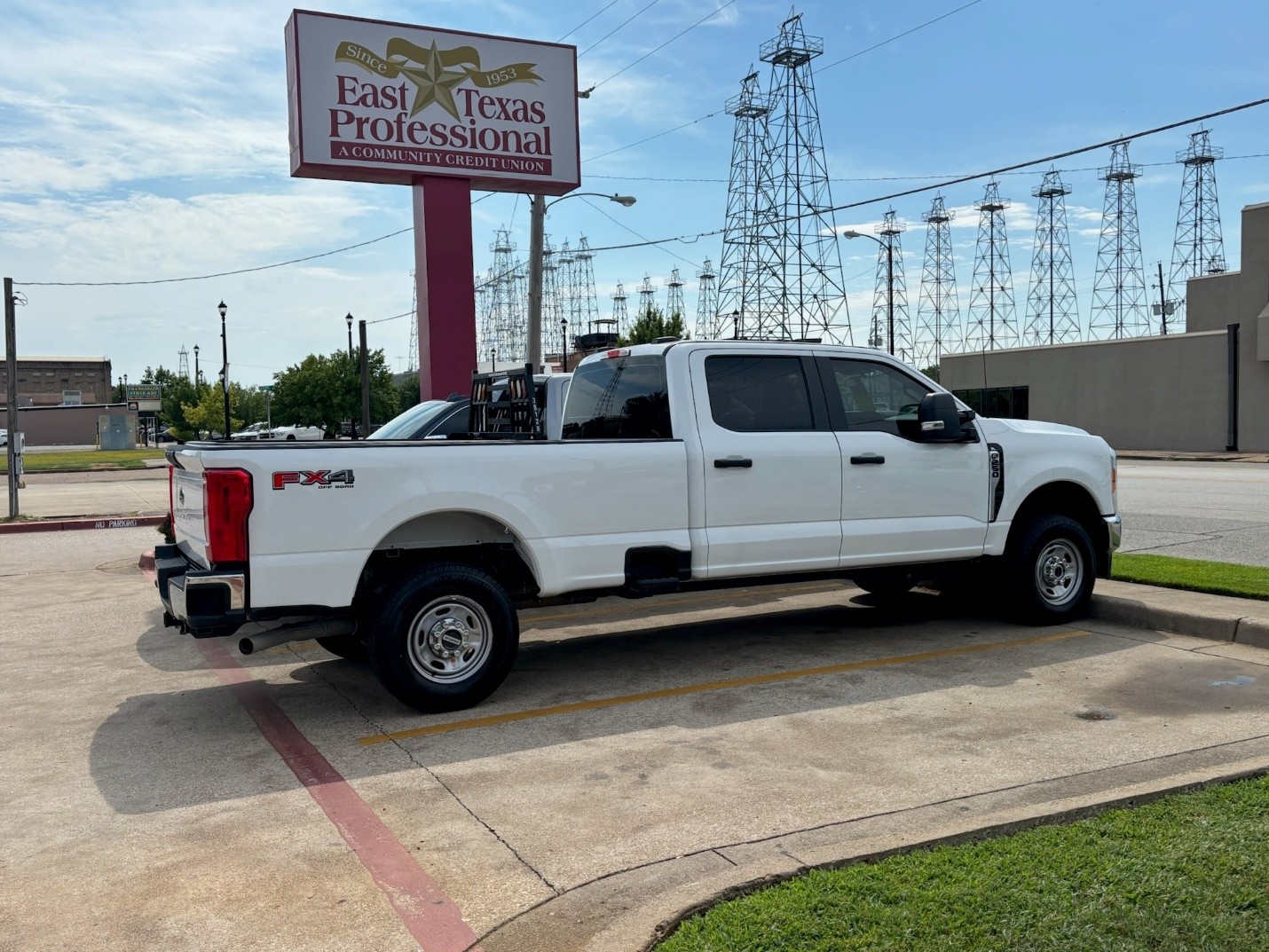 2023 Ford F-250 Super Duty  Crew Cab XL 4WD 6.8L V8