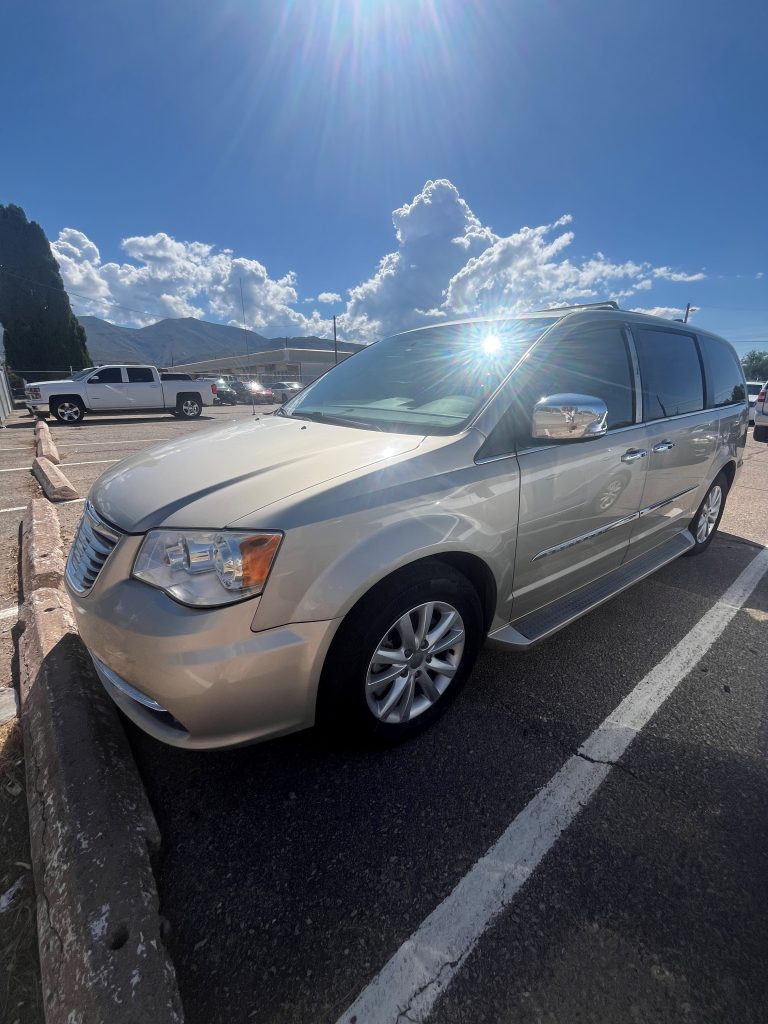2016 Chrysler Town & Country Extended Passenger Van