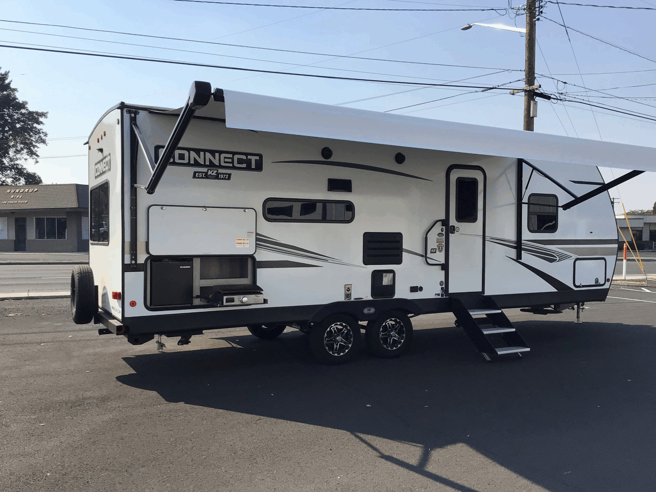 2022 Connect by KZ M-241RLK – 29′