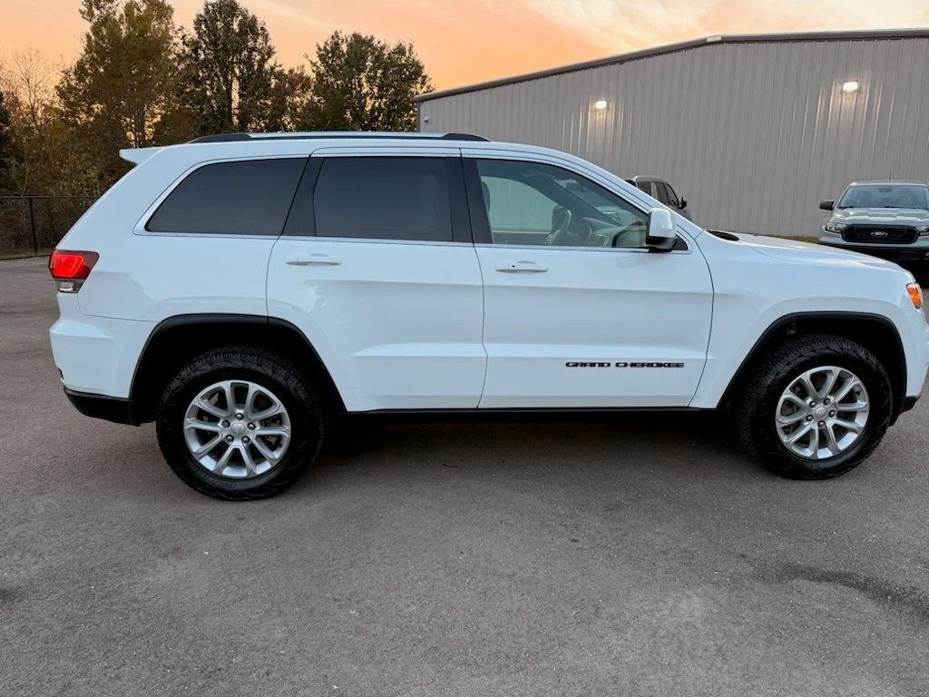 2021 Jeep Grand Cherokee Utility 4D Laredo 4WD 3.6L V6