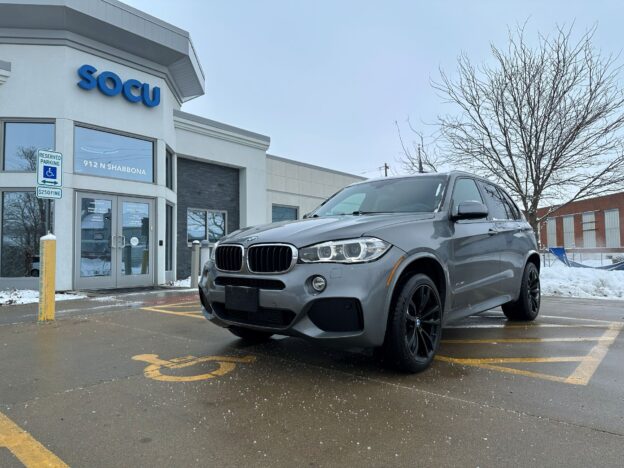repo vehicle for sale at a bank in Illinois