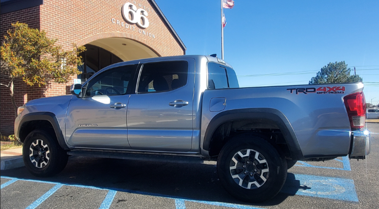 2017 Toyota tacoma crew cab trd 4wd 3.5l – v6