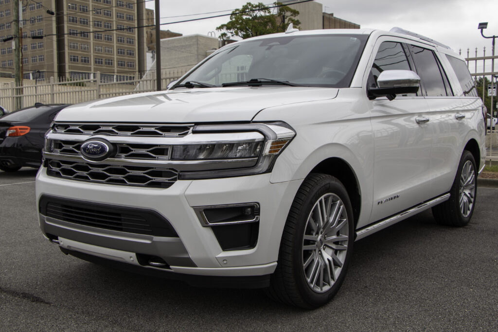2023 Ford Expedition Platinum Edition w/4WD