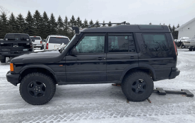 repo 2001 Land Rover for sale at a credit union in Michigan