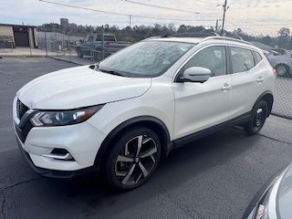 repo 2022 Nissan Rogue for sale at a bank