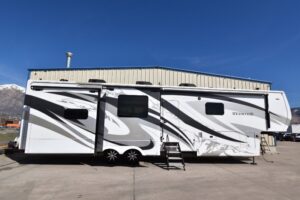 2020 KEYSTONE REDWOOD 4001LK repo for sale
