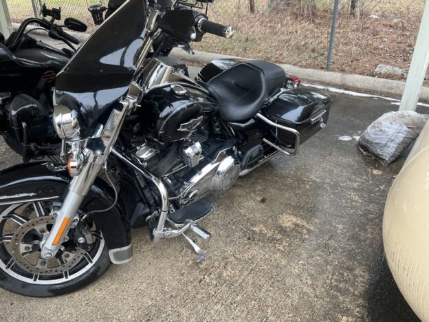 2017 Harley-Davidson FLHR Road King repo for sale