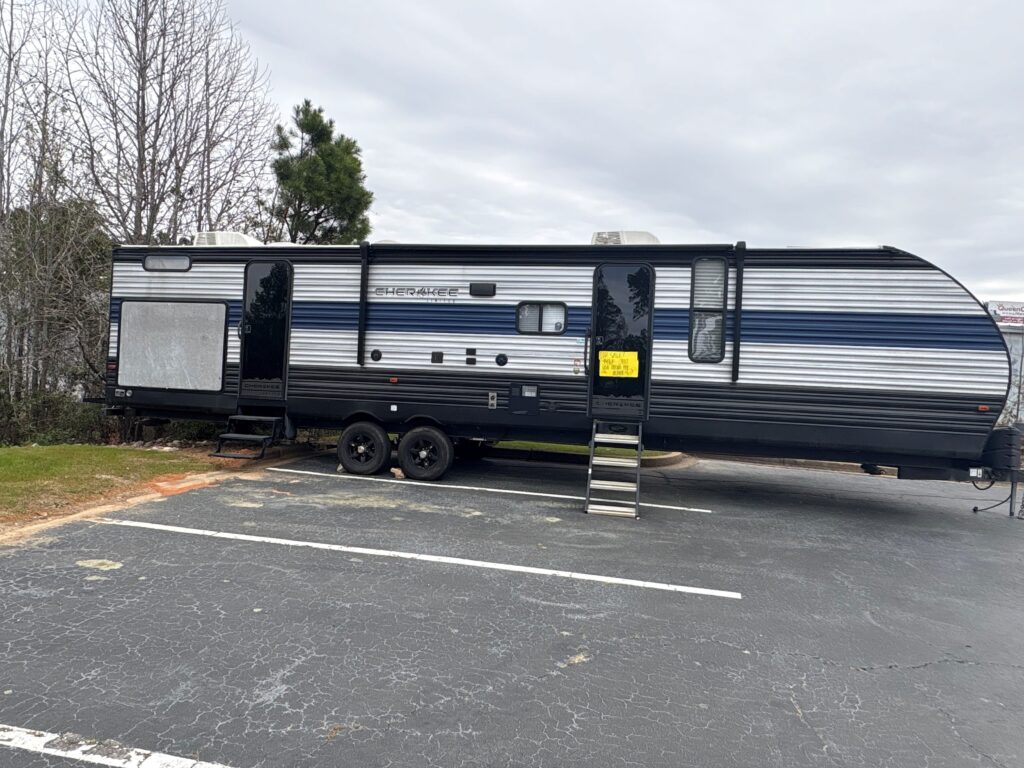 2021 Cherokee Camper
