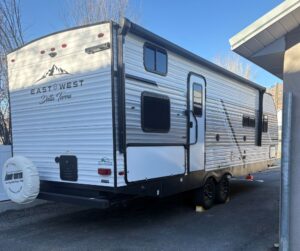 repo 2025 FOREST RIVER DELLA TERRA 262BH TRAILER for sale at a bank