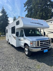 2015 Thor Motor Coach M-28A repo for sale