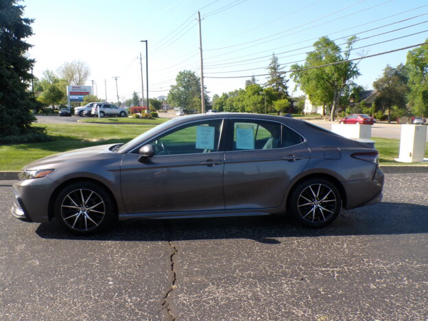2021 Toyota Camry SE repo for sale