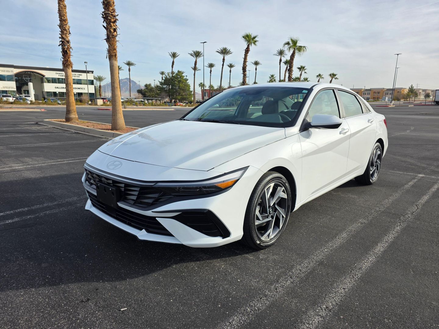 2025 HYUNDAI ELANTRA