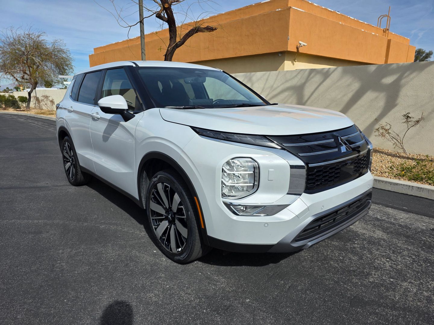 2025 MITSUBISHI OUTLANDER