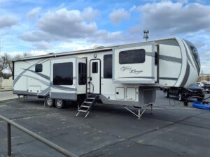 2021 Open Range 5th wheel repo for sale
