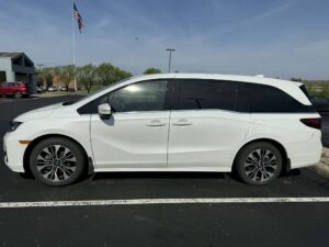 2025 Honda Odyssey Passenger Van Elite repo for sale