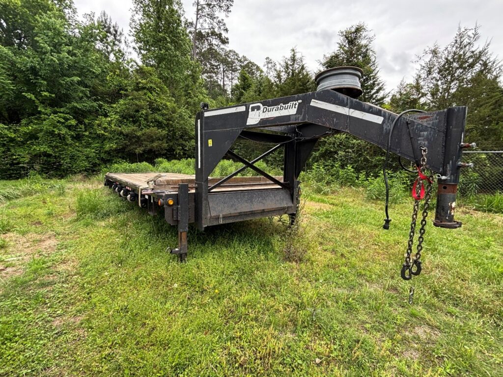 2010 Durabuilt Gooseneck Trailer 26′