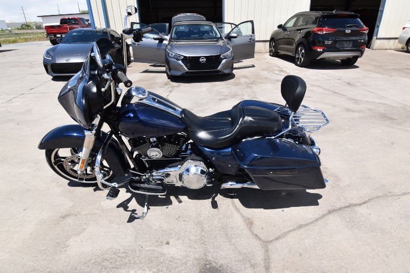 2014 Harley-Davidson Street Glide Base