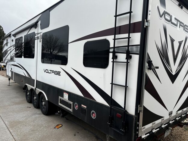 2015 Keystone Voltage repo for sale