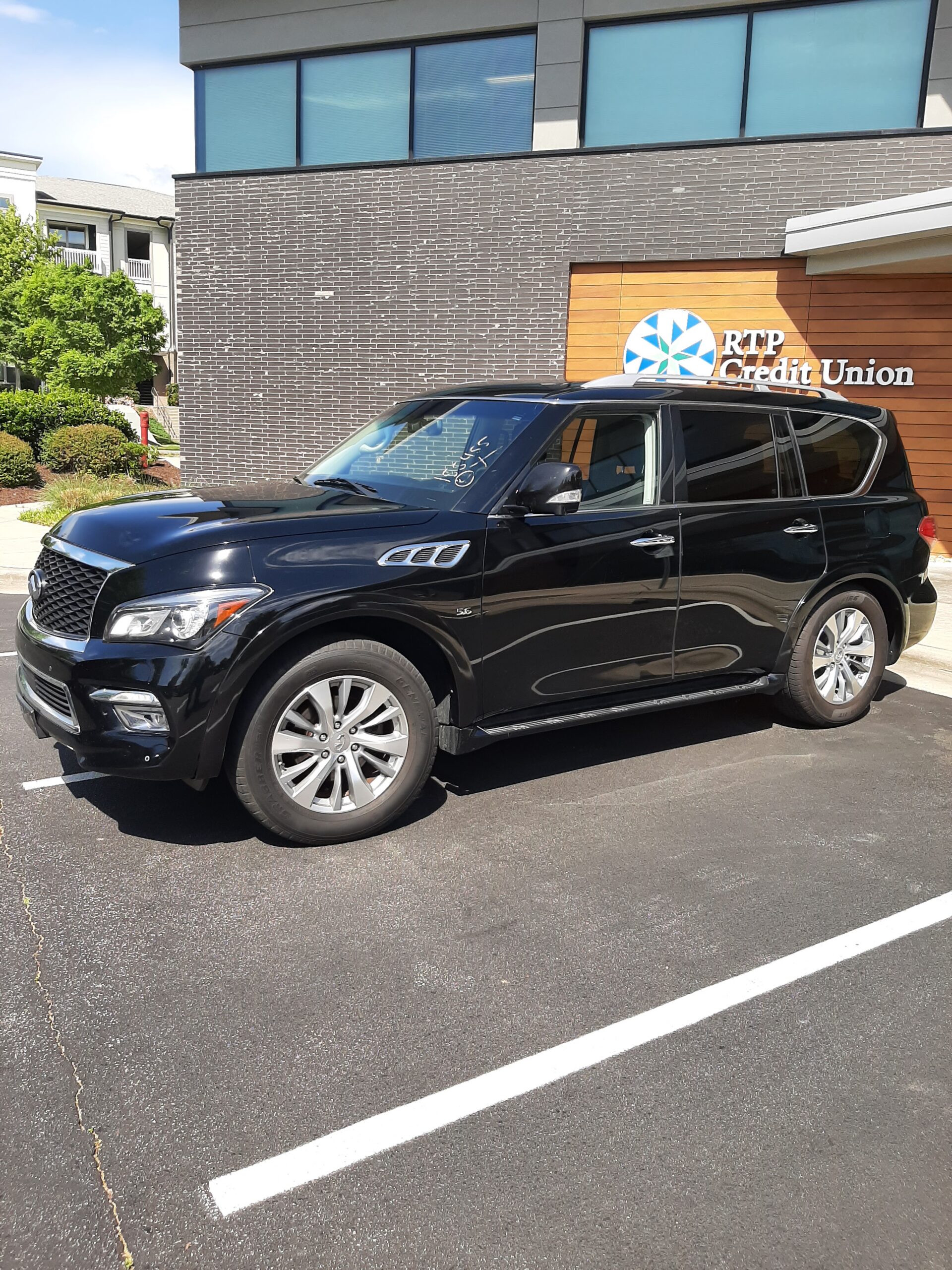 2017 Infiniti QX80
