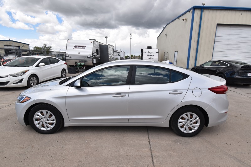 2018 Hyundai ELANTRA SE