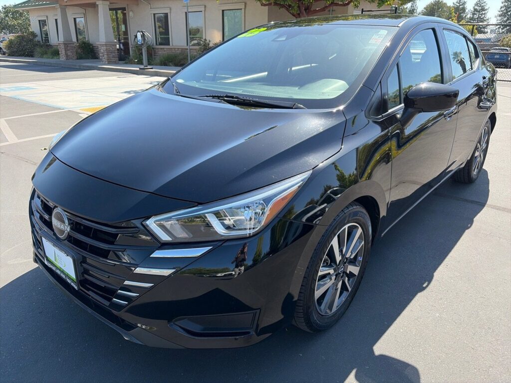 2023 Nissan Versa Sedan SV