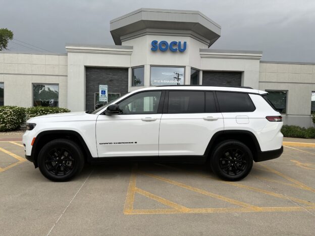 2024 Jeep Grand Cherokee L repo for sale