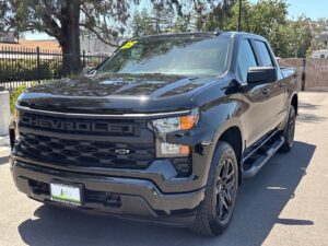 2025 Chevrolet Silverado 1500 Crew Cab Custom repo for sale